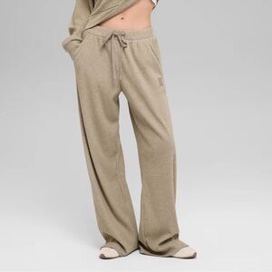 ALO Alo Yoga Muse Wide Leg Pants Ribbed With Pockets Gravel Heather Size XXS